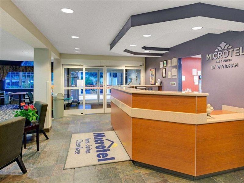 Microtel Inn & Suites By Wyndham Cherokee Buitenkant foto