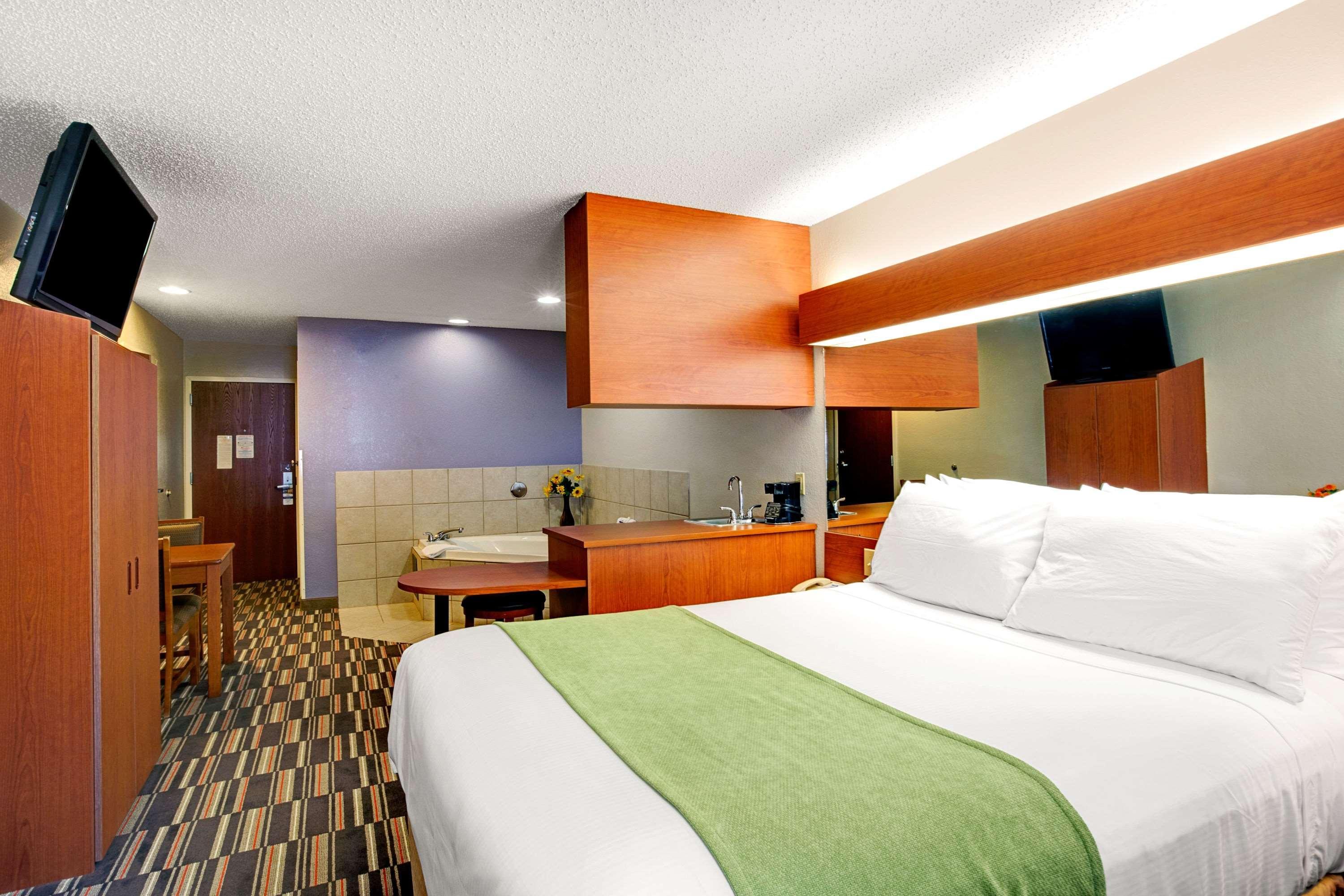 Microtel Inn & Suites By Wyndham Cherokee Buitenkant foto