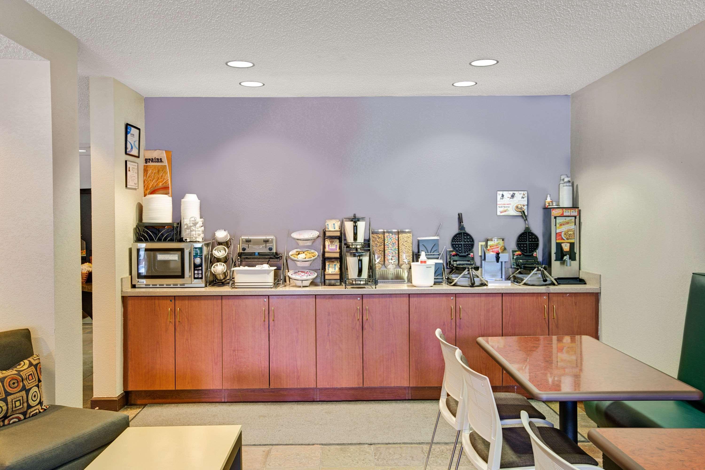 Microtel Inn & Suites By Wyndham Cherokee Buitenkant foto