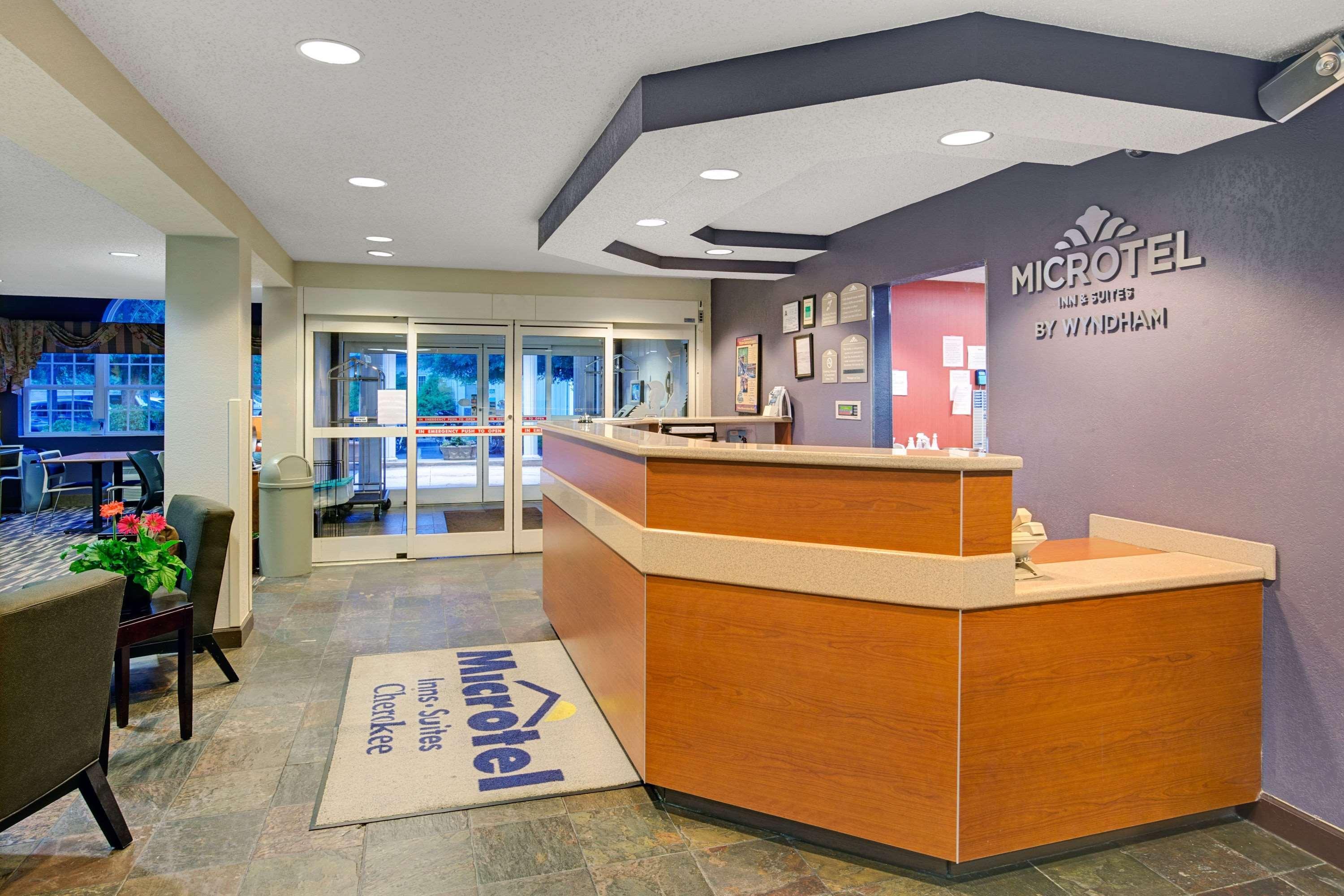 Microtel Inn & Suites By Wyndham Cherokee Buitenkant foto