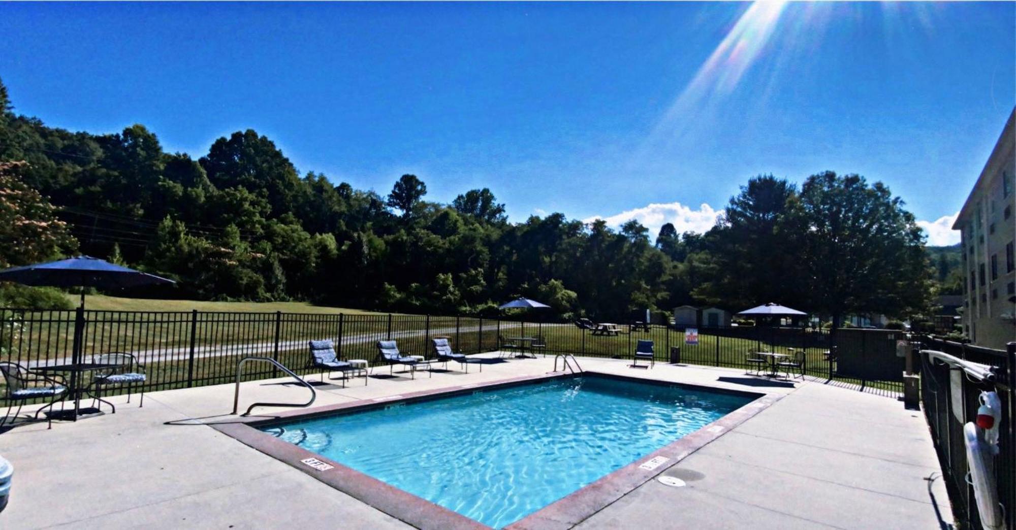 Microtel Inn & Suites By Wyndham Cherokee Buitenkant foto